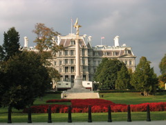 Historic-looking building next to the White House